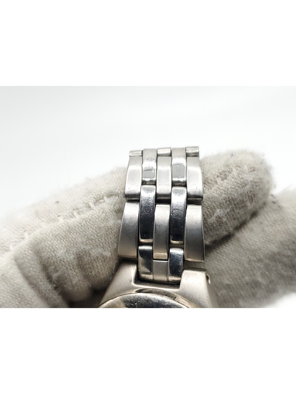 Guess Waterpro Quartz Watch Womens New Battery Silver Tone White Date Dial 25mm - Picture 9 of 13